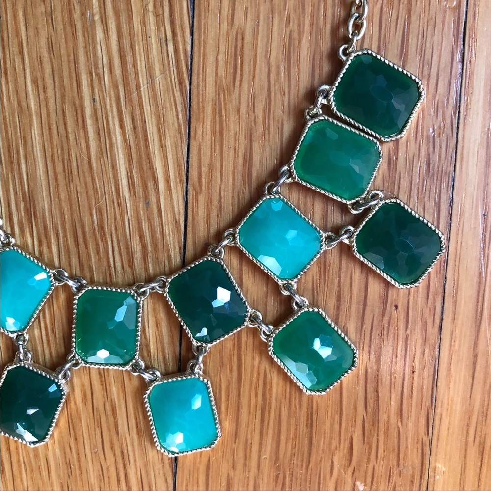 Green Multifaceted Fashion Necklace